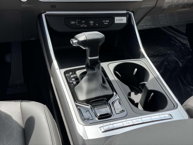 new 2025 Kia Carnival car, priced at $40,500