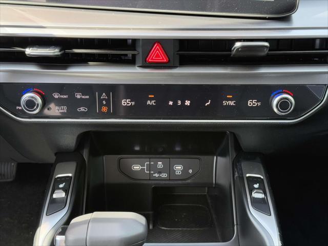 new 2025 Kia Sorento car, priced at $40,000