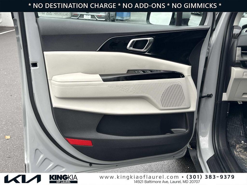 used 2024 Kia Carnival car, priced at $35,700