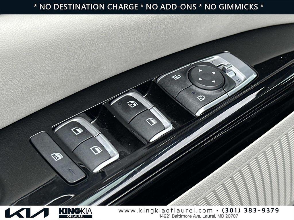 used 2024 Kia Carnival car, priced at $35,700