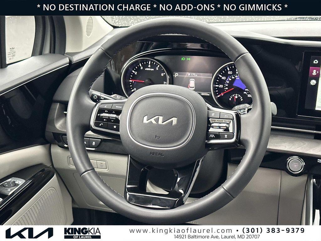used 2024 Kia Carnival car, priced at $35,700