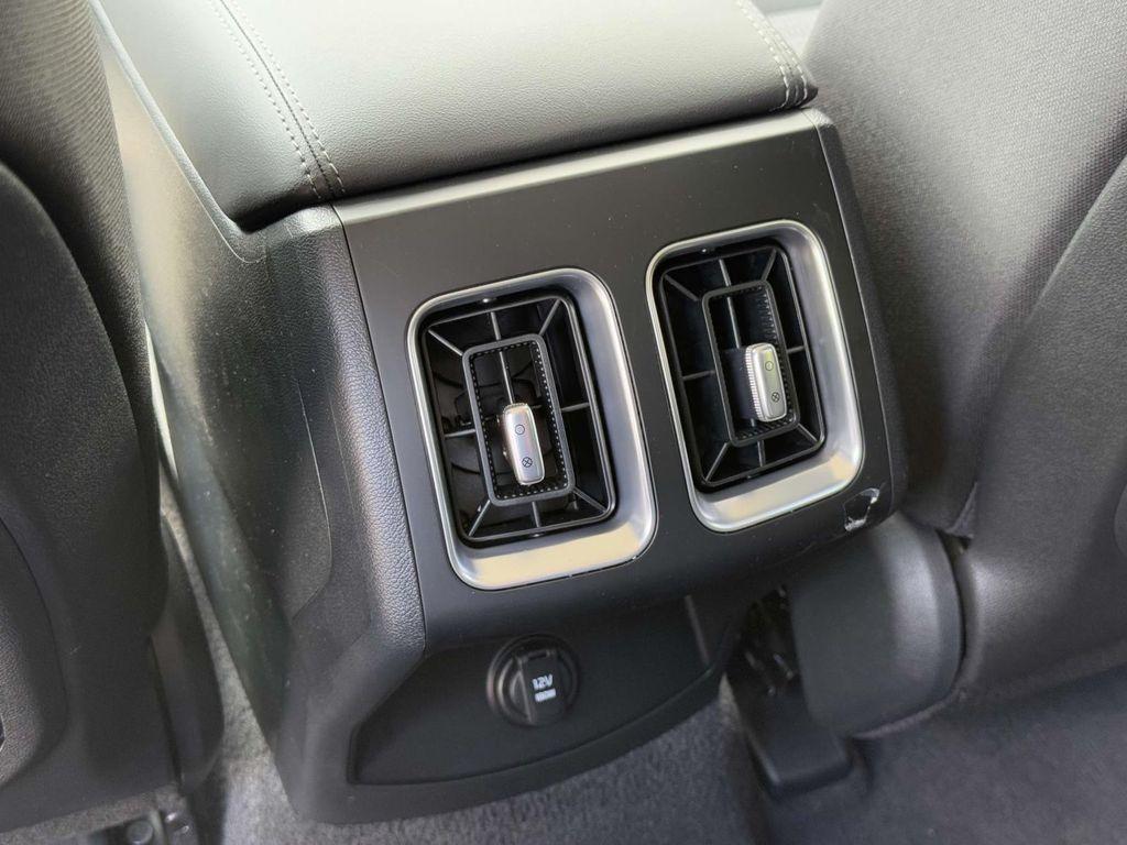 new 2025 Kia Sorento car, priced at $30,572