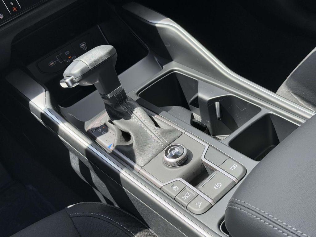 new 2025 Kia Sorento car, priced at $30,572