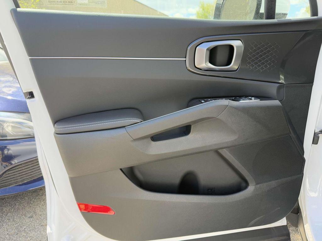 new 2025 Kia Sorento car, priced at $30,572