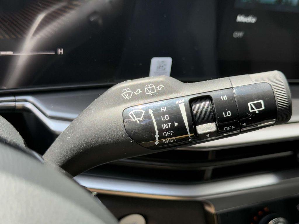 new 2025 Kia Sorento car, priced at $30,572