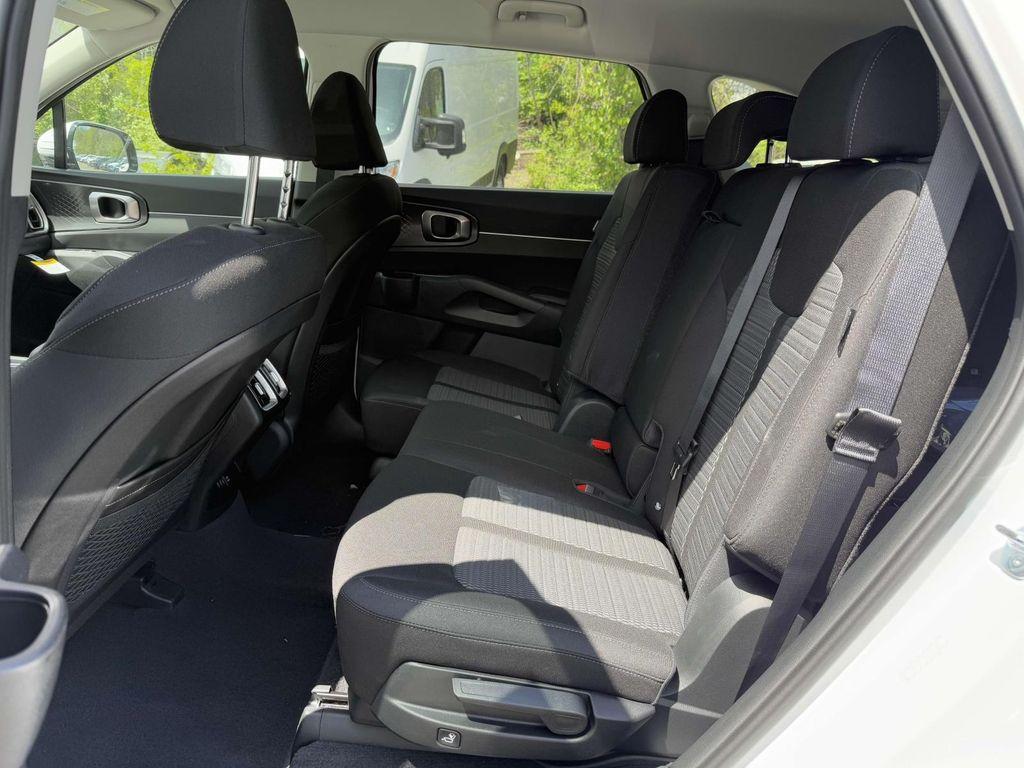 new 2025 Kia Sorento car, priced at $30,572