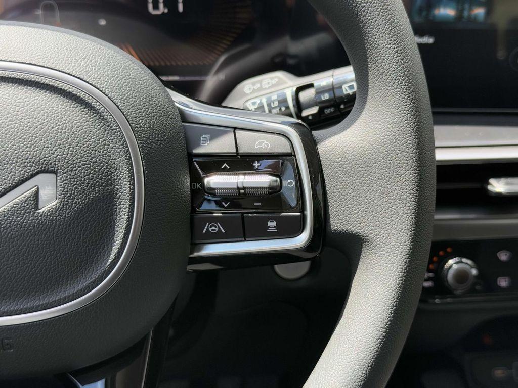 new 2025 Kia Sorento car, priced at $30,572