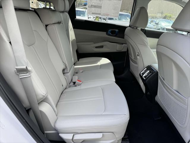 new 2025 Kia Sorento car, priced at $37,250