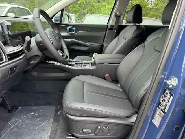 new 2025 Kia Sorento car, priced at $35,500