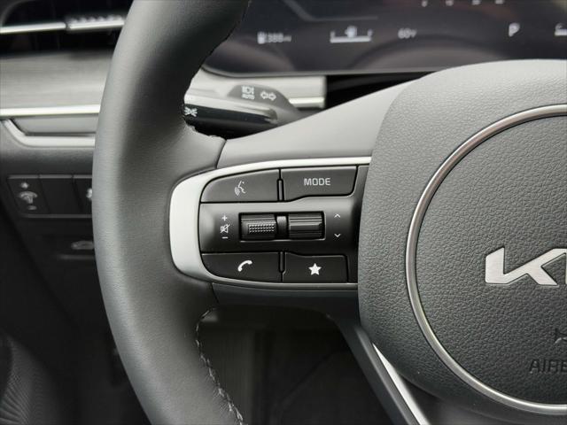 new 2025 Kia K5 car, priced at $35,000