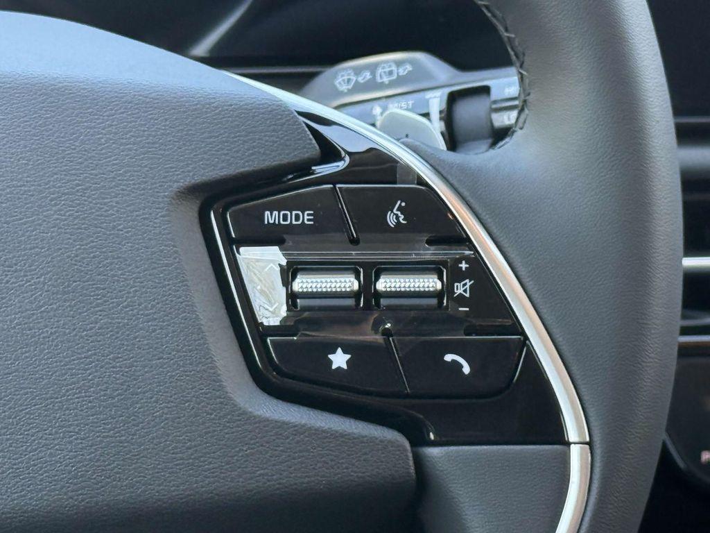 new 2025 Kia Niro car, priced at $31,028