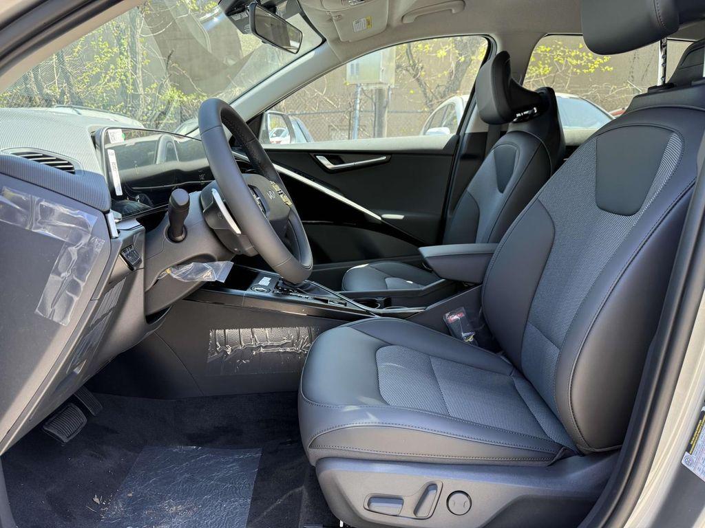 new 2025 Kia Niro car, priced at $31,028