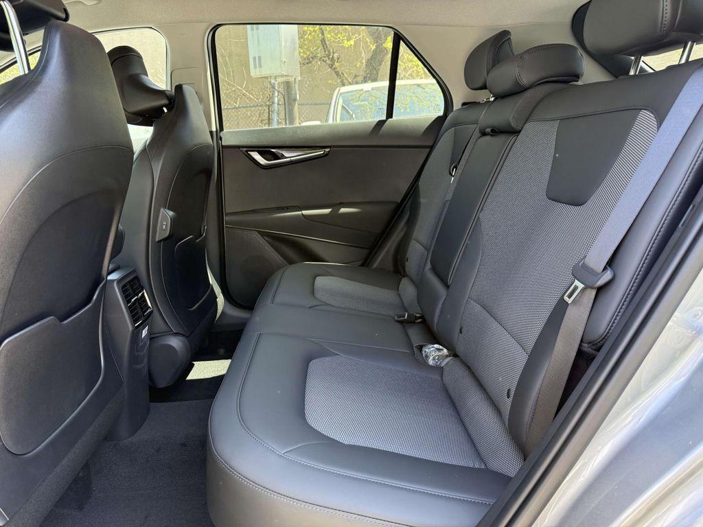 new 2025 Kia Niro car, priced at $31,028