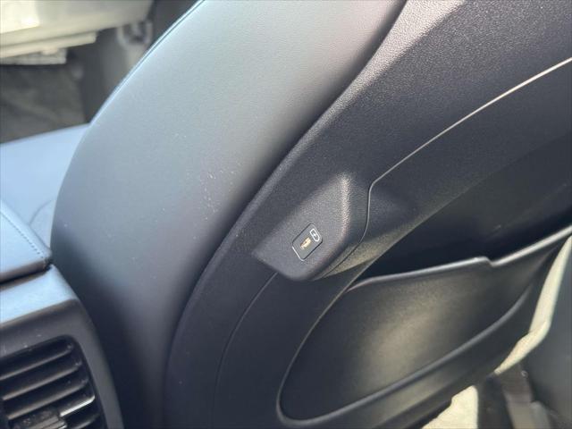 new 2025 Kia Niro Plug-In Hybrid car, priced at $35,500