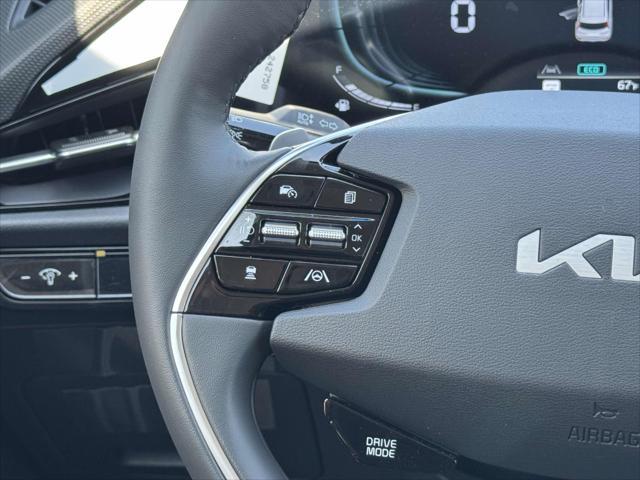 new 2025 Kia Niro Plug-In Hybrid car, priced at $35,500