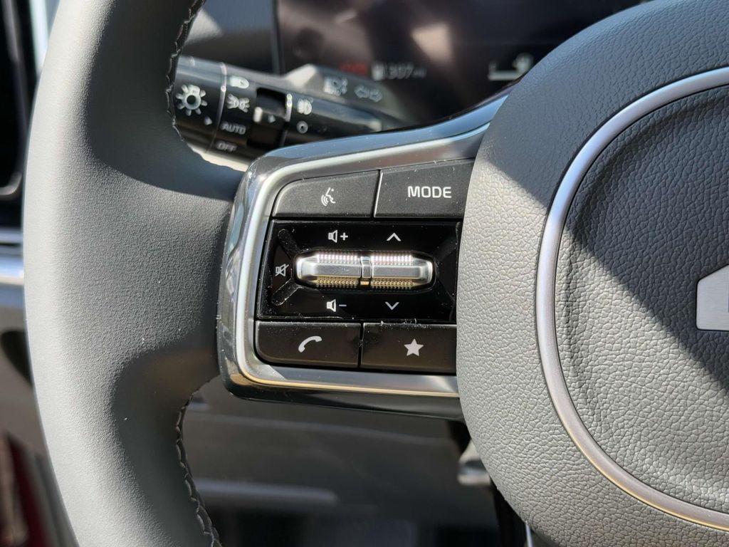 new 2025 Kia Sorento car, priced at $40,606