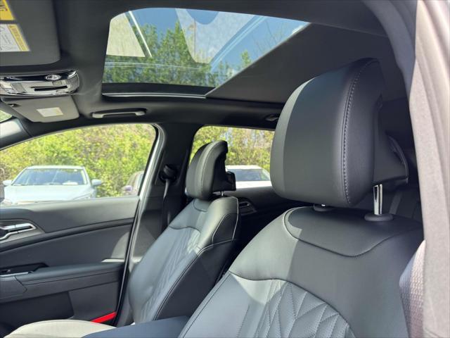 new 2025 Kia Sportage car, priced at $38,250