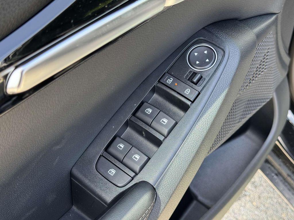 new 2025 Kia Seltos car, priced at $27,637