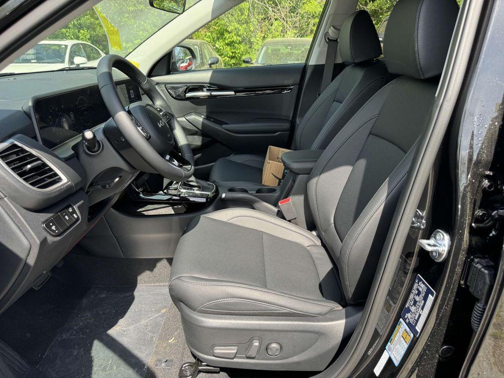 new 2025 Kia Seltos car, priced at $27,637