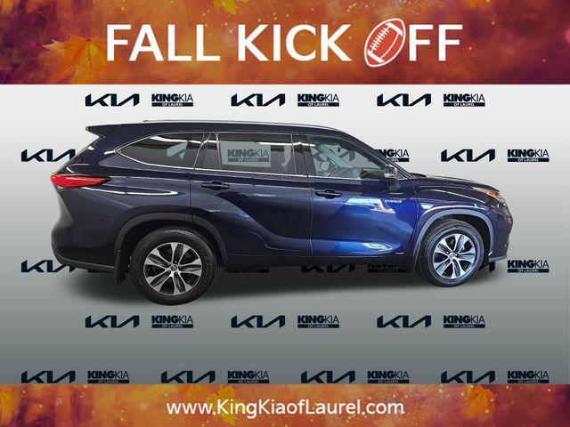 used 2020 Toyota Highlander Hybrid car, priced at $36,998