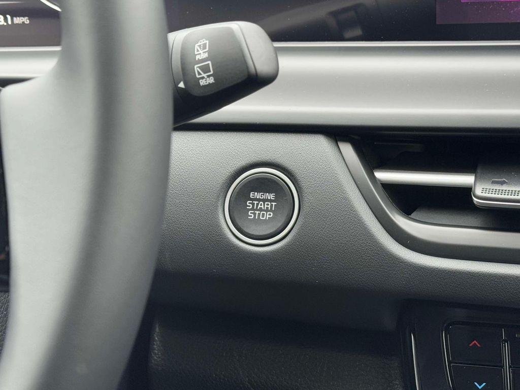 new 2025 Kia Seltos car, priced at $27,637