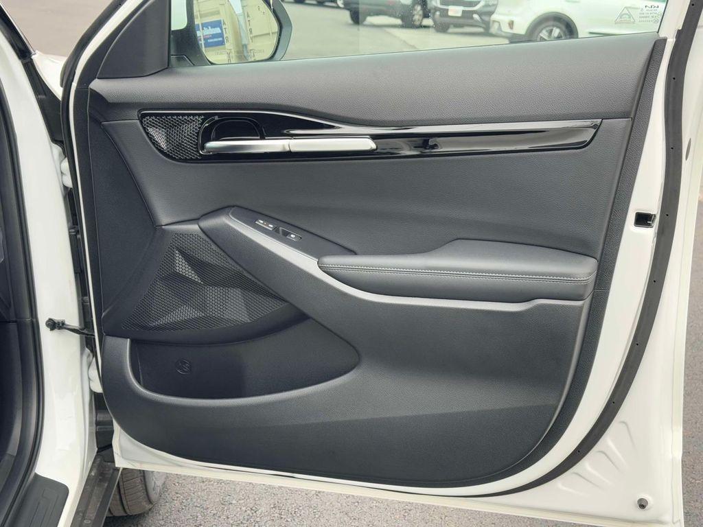 new 2025 Kia Seltos car, priced at $27,637