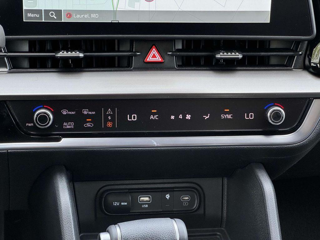 new 2025 Kia Sportage car, priced at $30,676