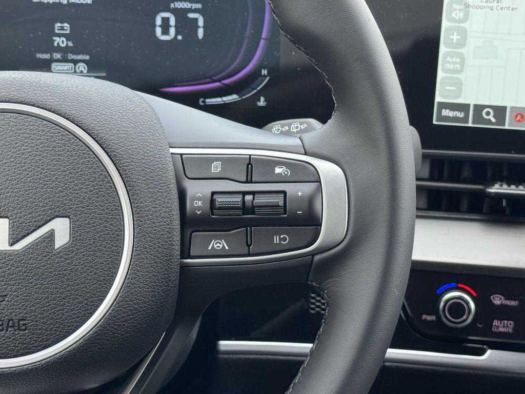 new 2025 Kia Sportage car, priced at $30,676
