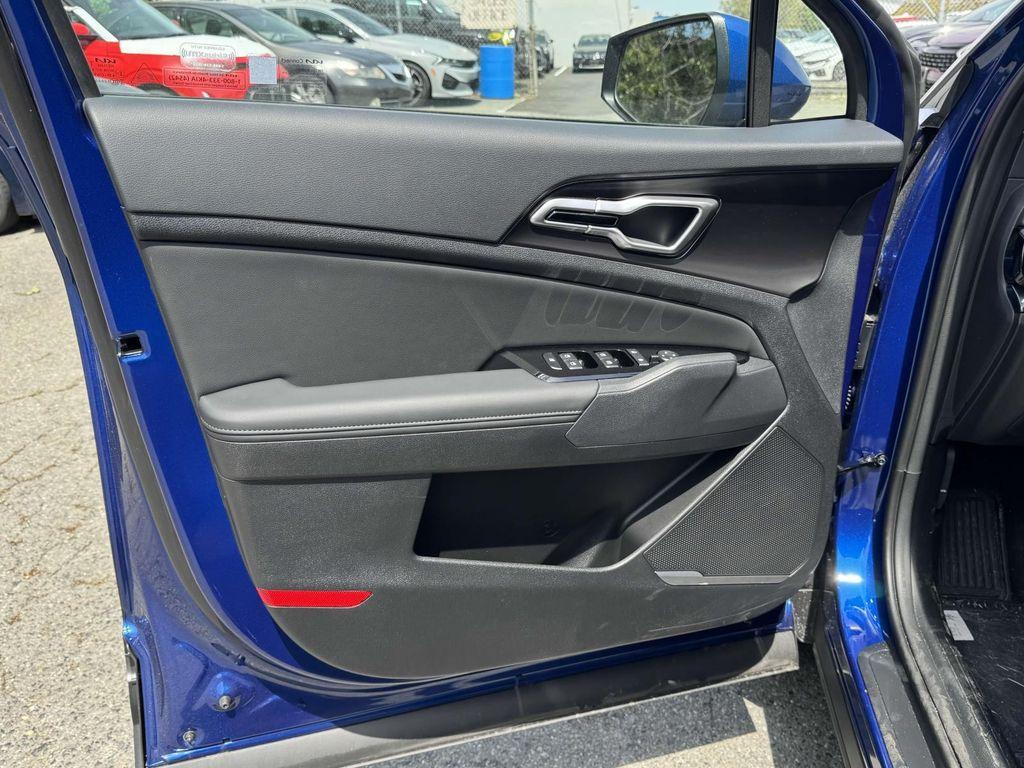 new 2025 Kia Sportage car, priced at $30,676