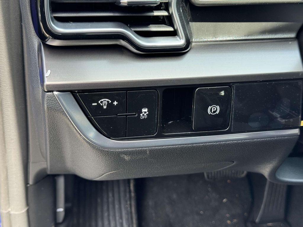 new 2025 Kia Sportage car, priced at $30,676