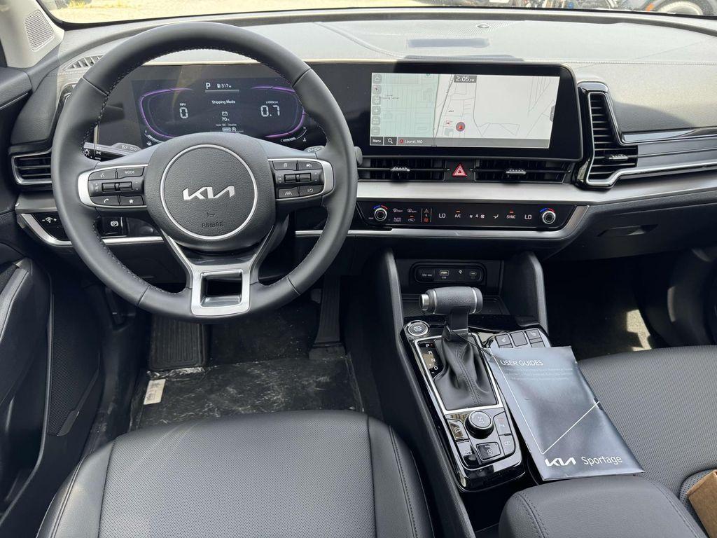 new 2025 Kia Sportage car, priced at $30,676