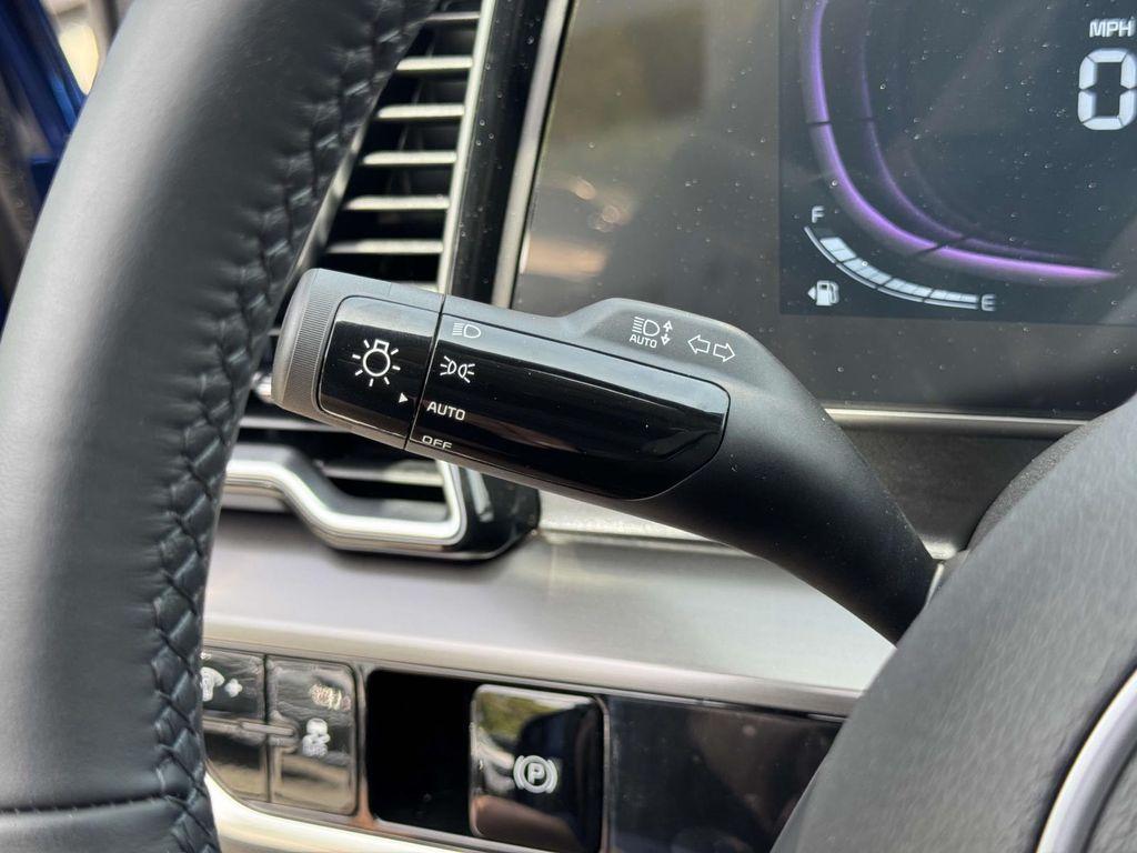 new 2025 Kia Sportage car, priced at $30,676