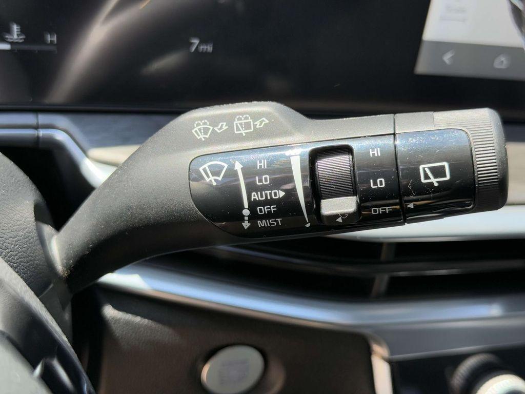 new 2025 Kia Sorento car, priced at $40,606