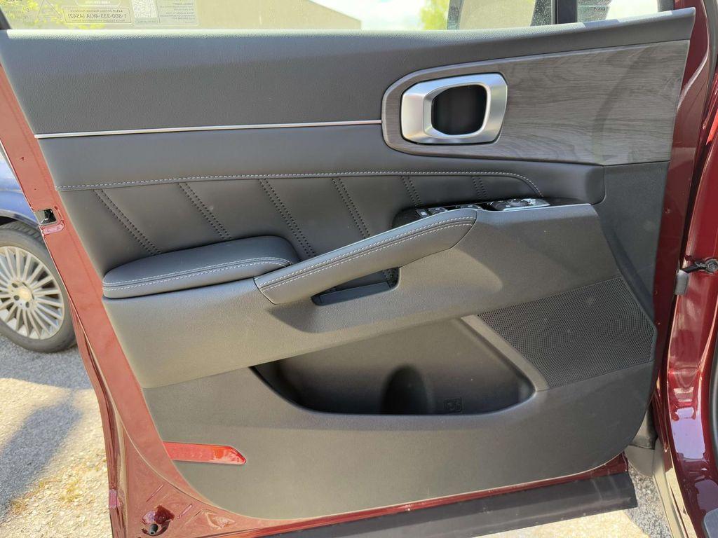 new 2025 Kia Sorento car, priced at $40,606