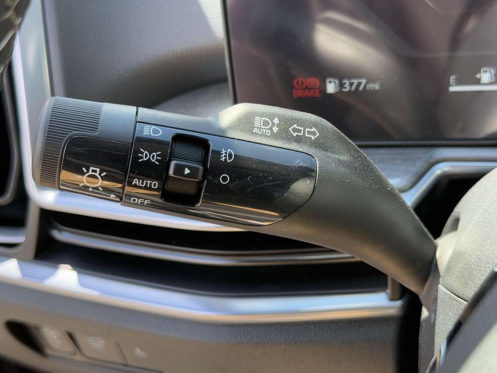 new 2025 Kia Sorento car, priced at $40,606