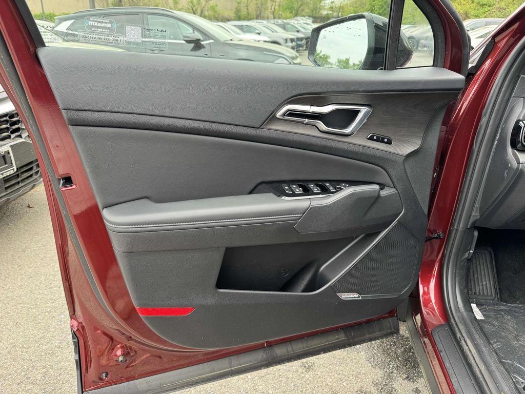 new 2025 Kia Sportage car, priced at $38,832
