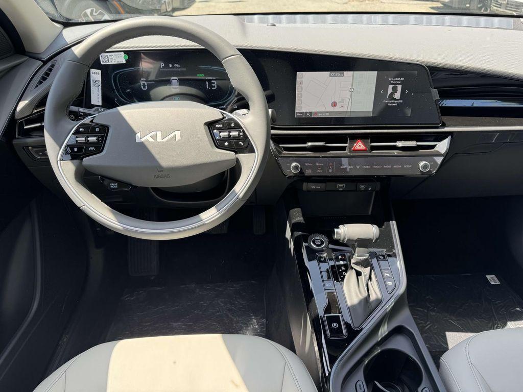 new 2025 Kia Niro car, priced at $31,008