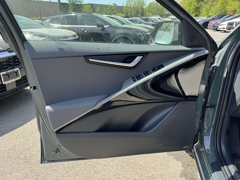 new 2025 Kia Niro car, priced at $31,008