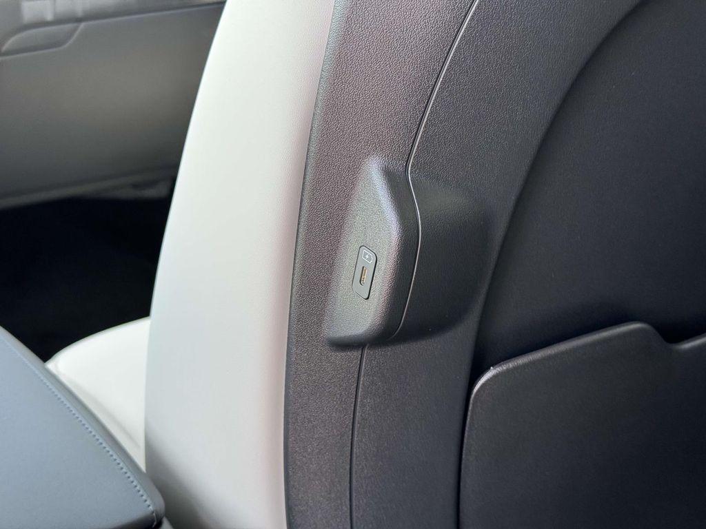 new 2025 Kia Niro car, priced at $31,008