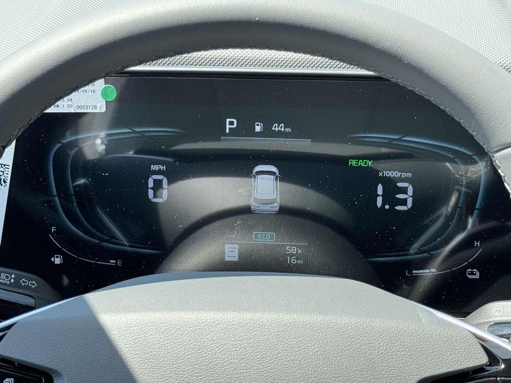new 2025 Kia Niro car, priced at $31,008
