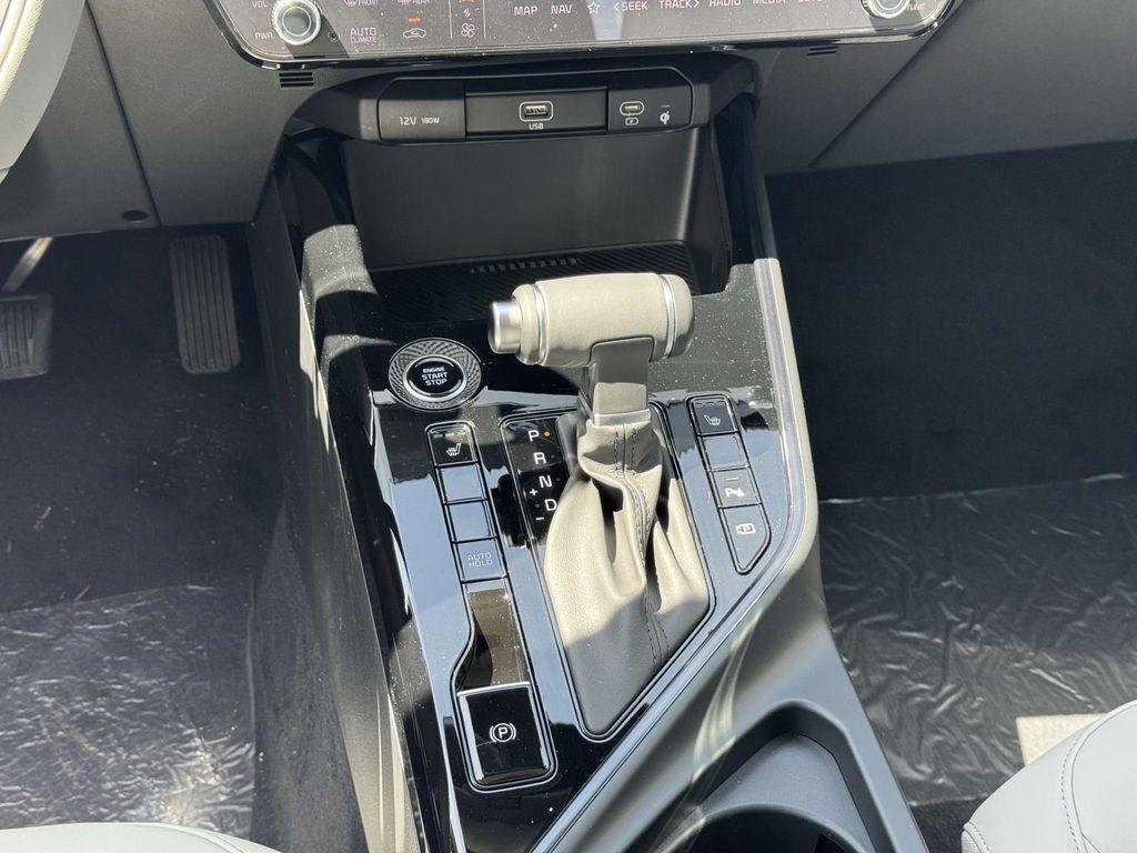 new 2025 Kia Niro car, priced at $31,008