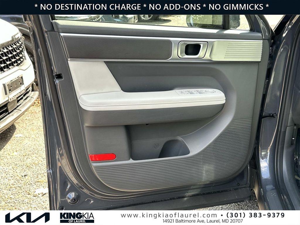used 2025 Hyundai Santa Fe car, priced at $32,454