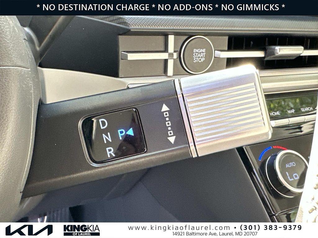 used 2025 Hyundai Santa Fe car, priced at $32,454