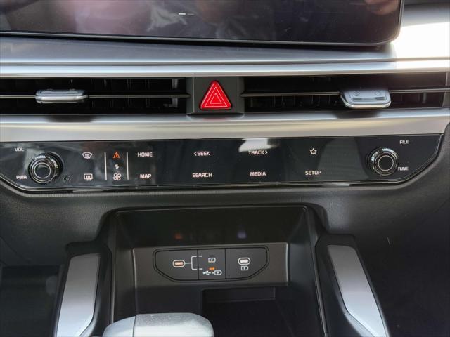 new 2025 Kia Sorento car, priced at $32,500