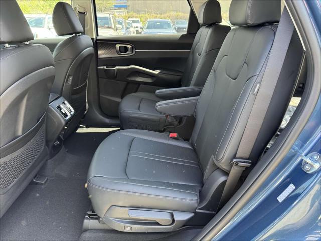 new 2025 Kia Sorento Hybrid car, priced at $41,250