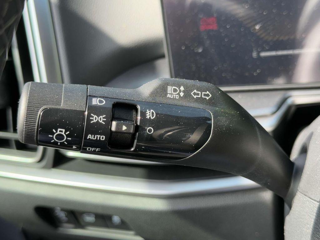 new 2025 Kia Sorento car, priced at $37,878