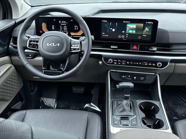 new 2025 Kia Carnival car, priced at $35,776