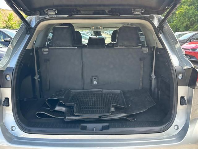 used 2023 Toyota Highlander car, priced at $34,425