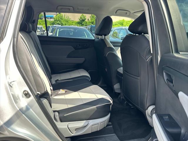 used 2023 Toyota Highlander car, priced at $34,425