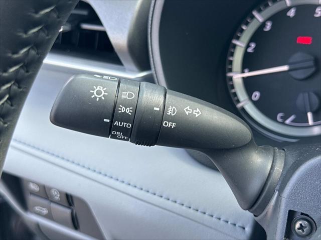 used 2023 Toyota Highlander car, priced at $34,425